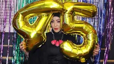 Sudah bebas dari penjara, kini Angelina Sondakh kembali menjalani hari dengan bahagia bersama anaknya, Keanu Massaid. Di ulang tahunnya yang ke-45 tahun padaa 28 Desember 2022 ini dirayakan bareng keluarga dan para sahabatnya. (Liputan6.com/IG/@angelinasondakh09)