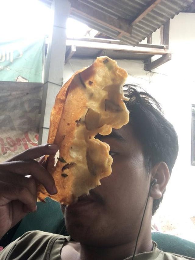 6 Bakwan Topping Nyeleneh Ini Bikin Enggak Habis Pikir