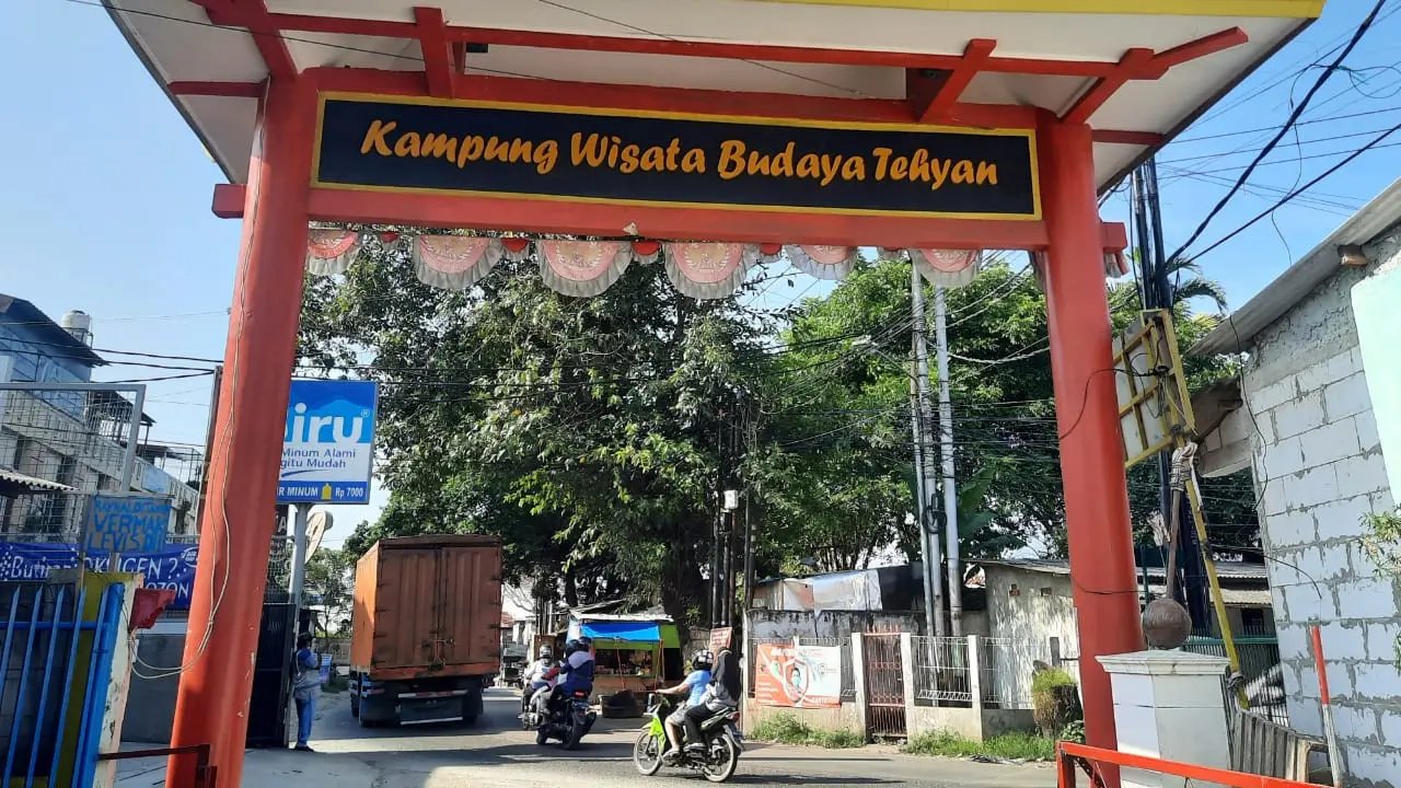 Pintu masuk Kampung Tehyan Tangerang