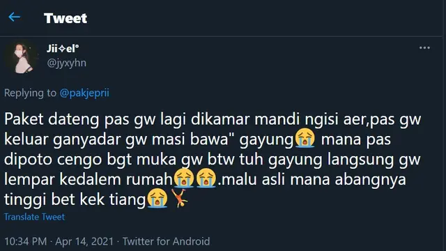 7 Cuitan Netizen Difoto Waktu Terima Paket Ini Geleng Kepala