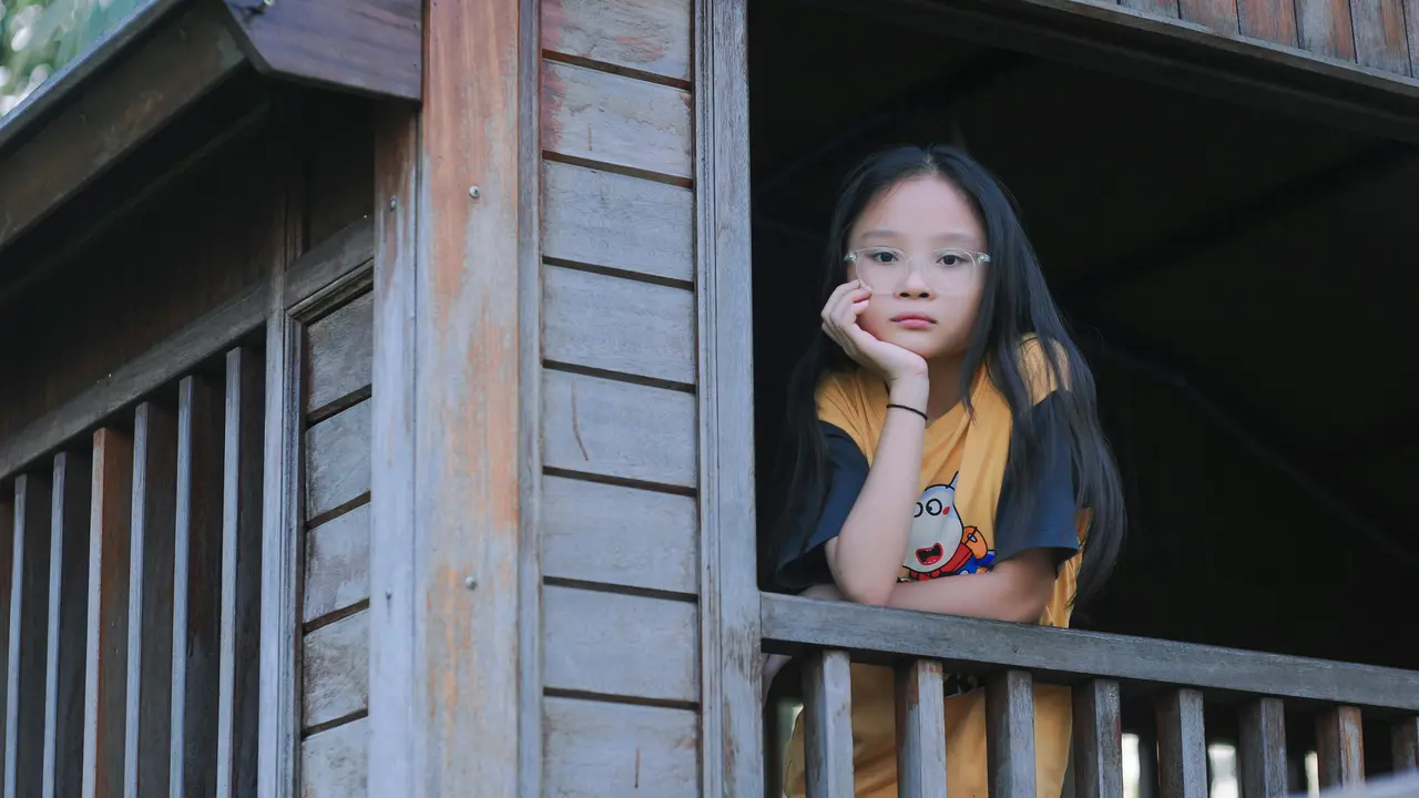 Kenali Ciri dan Cara Mendampingi Anak Introvert agar Tumbuh Percaya Diri