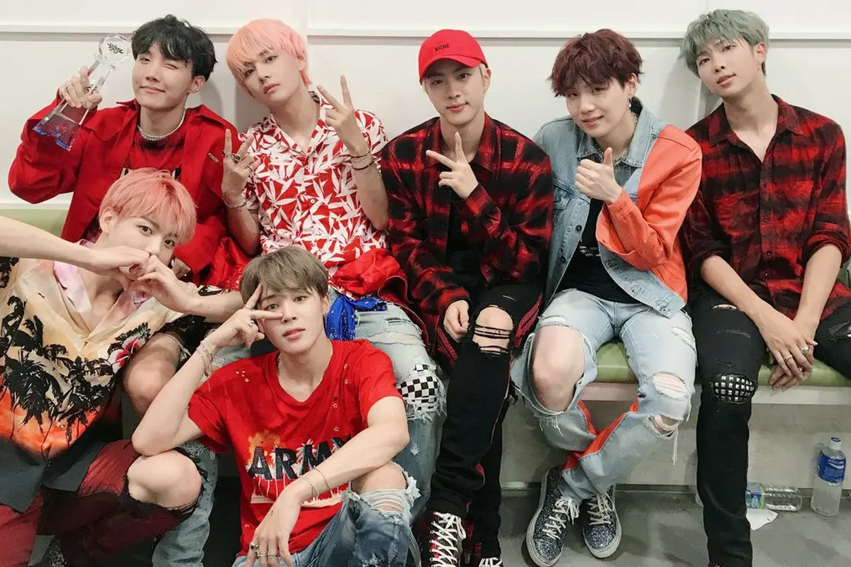 [Bintang] Lagu Idol BTS Raih Kemenangan Pertama di Music Bank