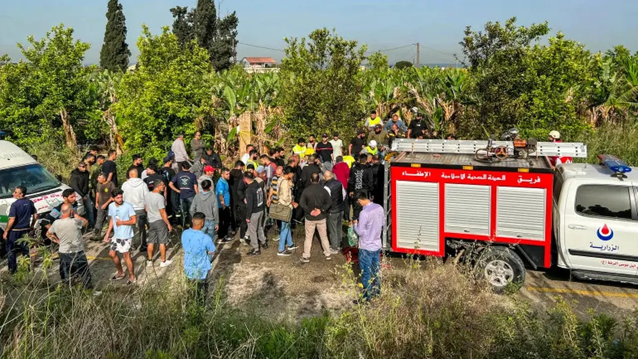 Hizbullah, kKelompok yang didukung Iran mengatakan mereka bertindak sebagai pembalasan atas serangan Israel sebelumnya di Lebanon yang menewaskan salah satu anggotanya [Mahmoud Zayyat/AFP]