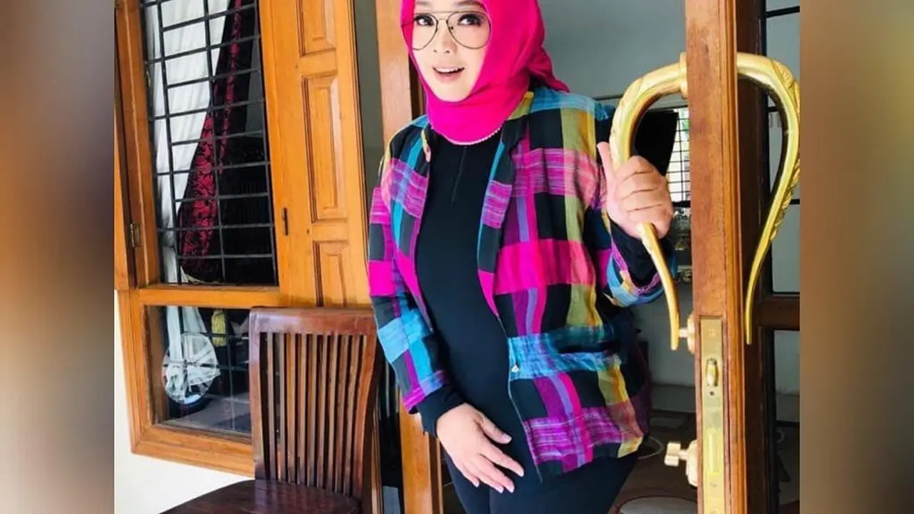 [Fimela] Rina Gunawan