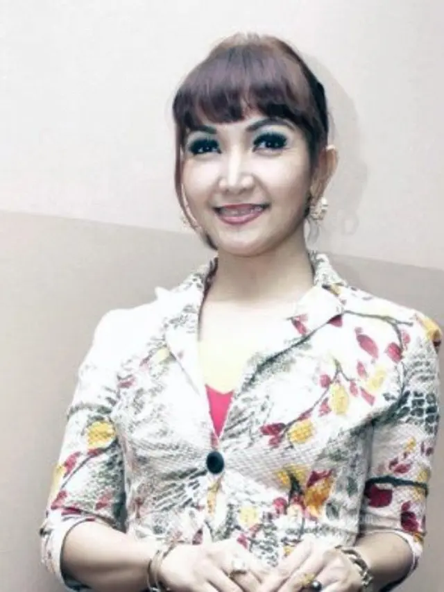 [Bintang] Roro Fitria