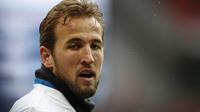 Legenda Manchester United, Teddy Sheringham, menilai Harry Kane merupakan salah satu penyerang terbaik yang dimiliki Timnas Inggris saat ini. (AFP/Adrian Dennis)