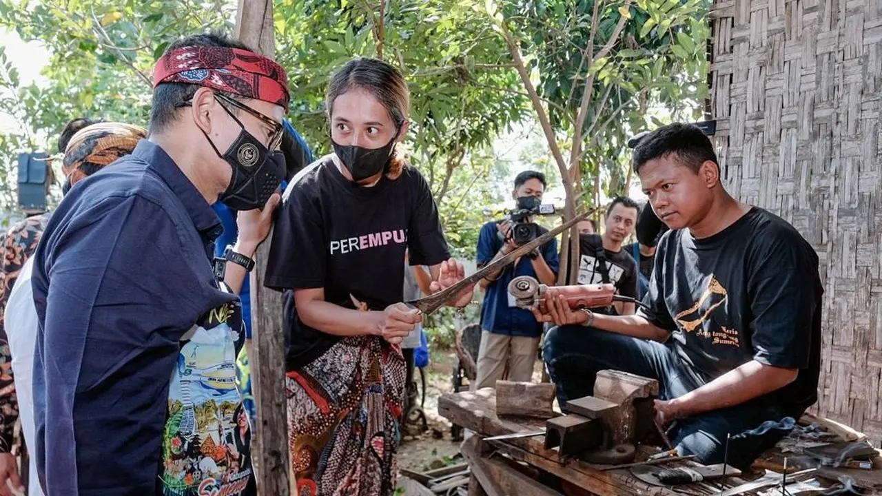 Mengenal Proses Pembuatan Keris Aeng Tong-Tong Souvenir Untuk G20 Tahun 2022