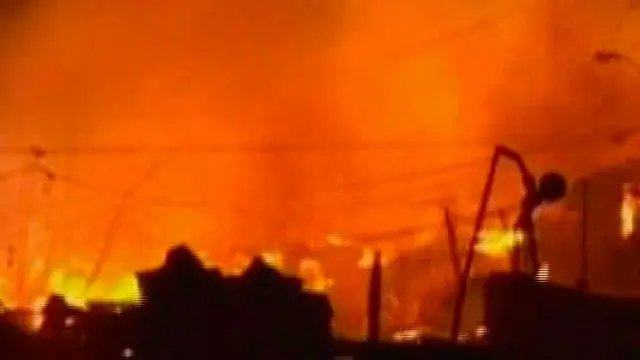 Badai Sandy Terjang New York, 50 Rumah Terbakar