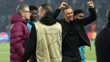 Pelatih Paris Saint-Germain asal Spanyol, Luis Enrique (kanan), merayakan kemenangan timnya di akhir pertandingan leg kedua semifinal Liga Champions UEFA antara Paris Saint-Germain (PSG) dan Arsenal di stadion Parc des Princes di Paris, pada 7 Mei 2025. (FRANCK FIFE/AFP)