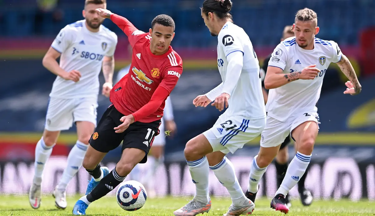 Mason Greenwood juga punya kans menjebol gawang Leeds, namun lagi-lagi, gawang skuad arahan Marcelo Bielsa itu masih dilindungi keberuntungan. (Foto: AFP/Pool/Laurence Griffiths)