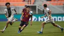Meski demikian permainan lebih didominasi pemain muda Spanyol. (AP Photo/Achmad Ibrahim)