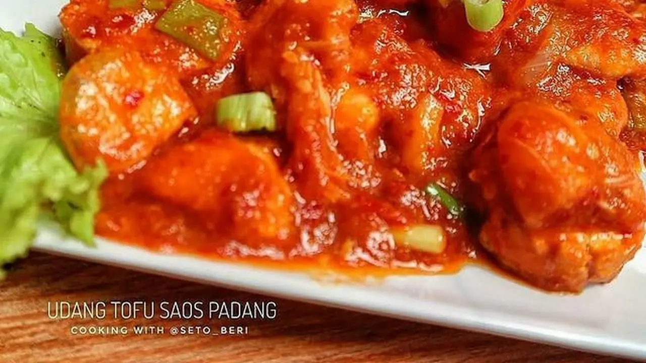 Sepiring udang saus Padang