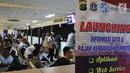 Suasana di Samsat DKI Polda Metro Jaya, Jakarta, Rabu (21/6). Polda Metro Jaya bersama Bank DKI meluncurkan aplikasi dan web Informasi data dan pajak kendaraan. (Liputan6.com/Angga Yuniar)