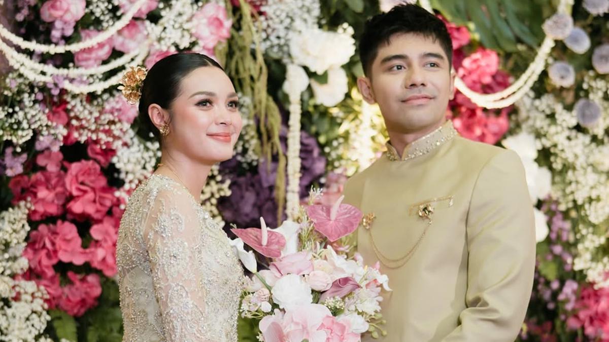 6 Potret Lamaran Riza Syah dan Claudia Andhara, Romantis di Hari Valentine