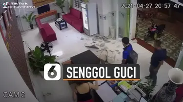 Nasib apes dialami oleh pria ini ketika menyenggol guci raksasa di hotel hingga pecah.