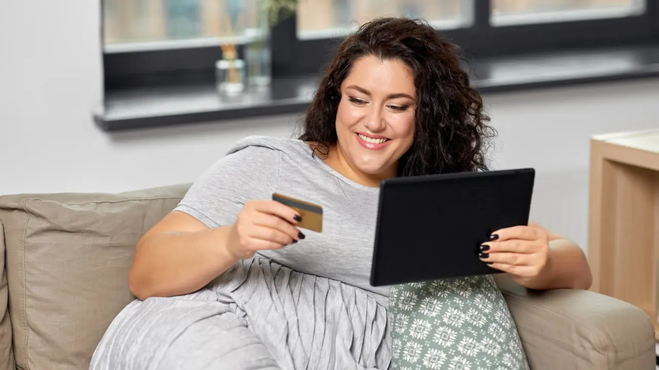 Pengguna Baju Big Size Wajib Tahu! Ini 5 Tips Belanja Baju Big Size Secara Online