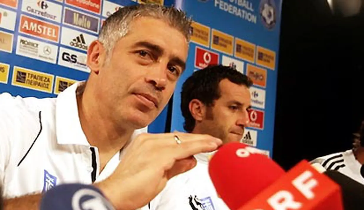 Greek goalkeeper Antonis Nikopolidis attends a press conference at Seekirchen sports center on June 15, 2008. He anounced that he would be retiring from international football after their Euro 2008 final group D match vs Spain. AFP PHOTO / ARIS MESSINIS