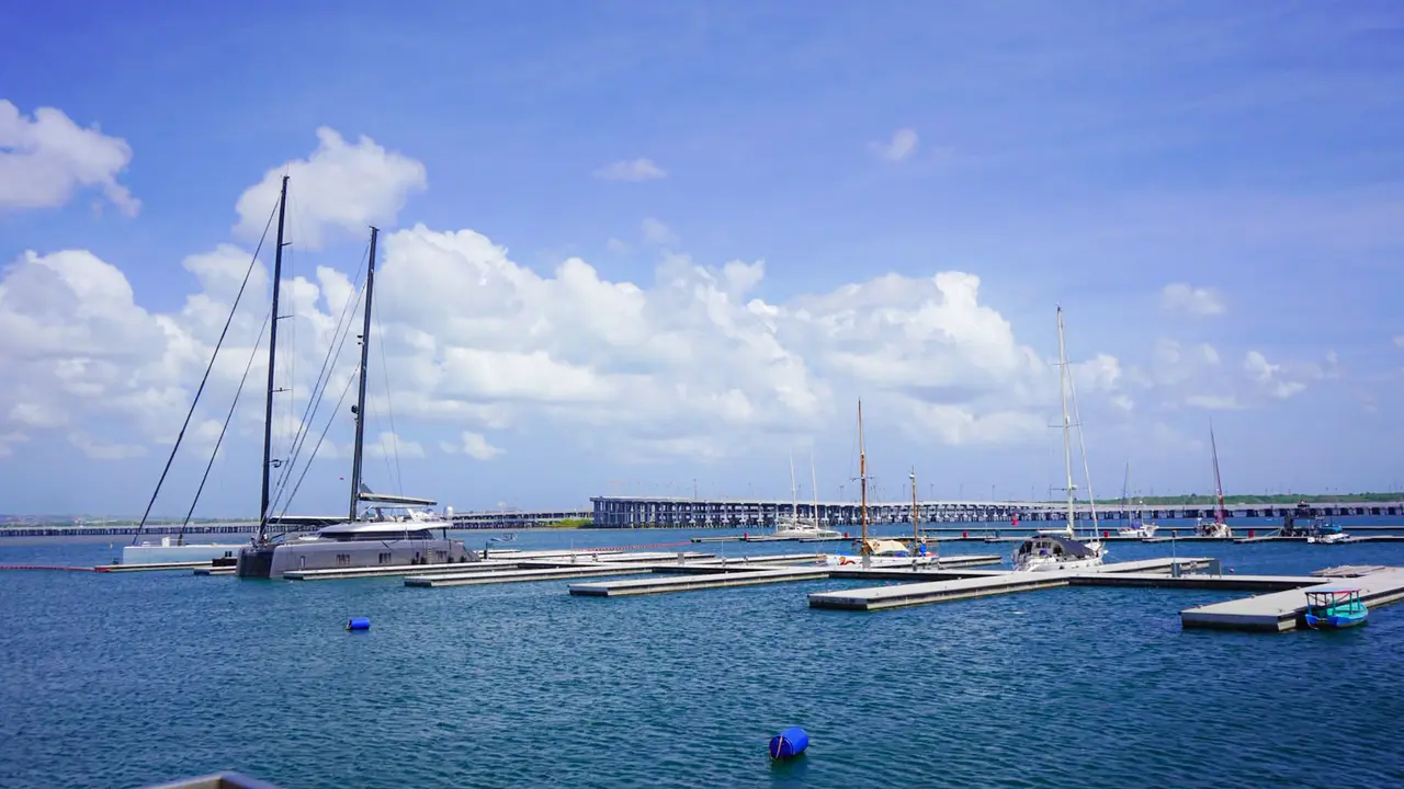 Bali Gapura Marina