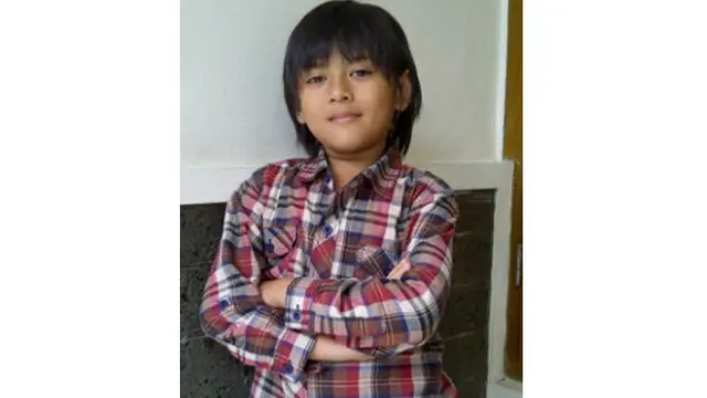 6 Foto Masa Kecil Rey Bong, Pandai Berpose Sedari Dulu