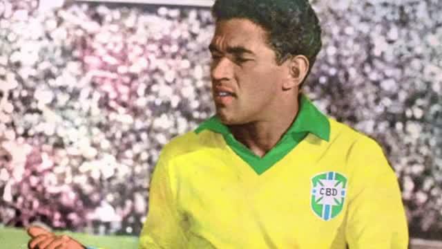 Perubahan atau evolusi formasi taktik di sepak bola dari masa ke masa.