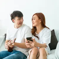 ilustrasi couple romantis/People Image Studio/Shutterstock