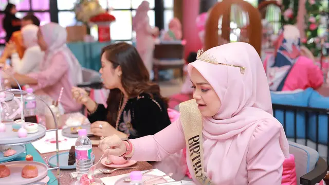 7 Potret Pesta Ulang Tahun Siti Nurhaliza Ke-43, Tampil Menawan dengan Tema Barbie