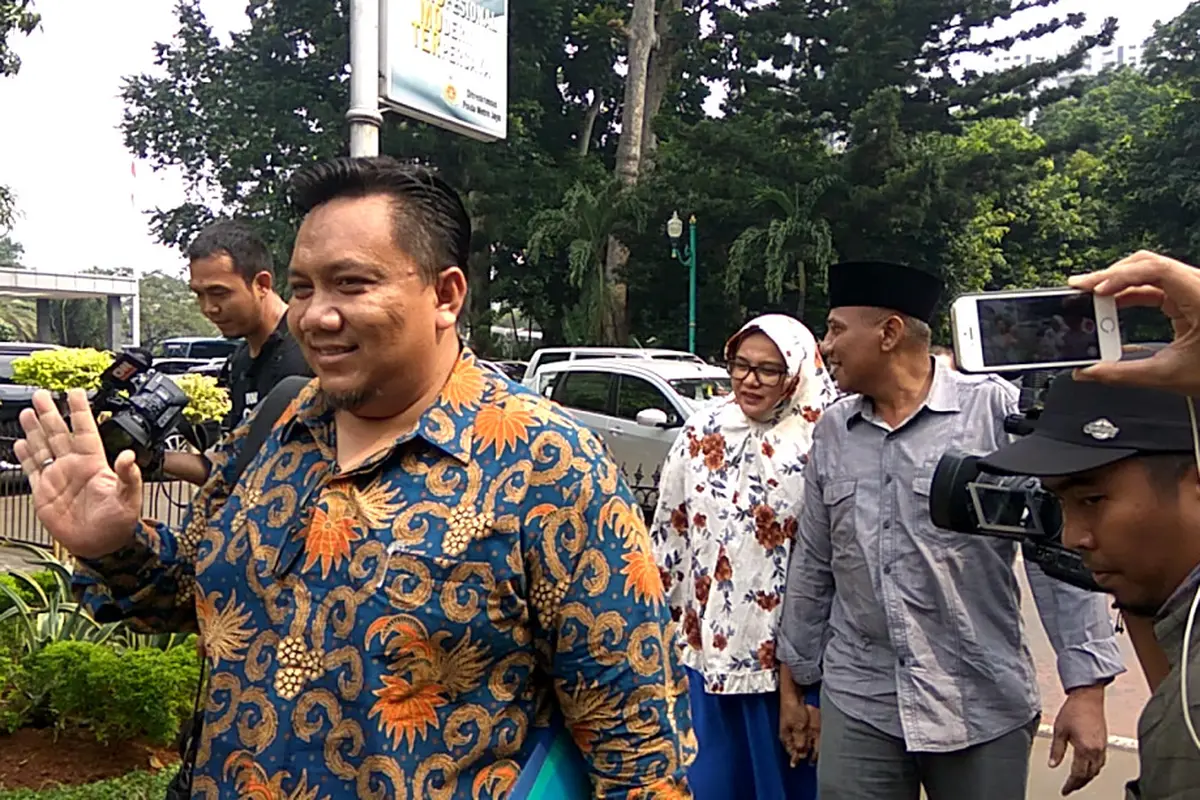 Fatimah Husein Assegaff atau Kak Ema memenuhi panggilan penyidik Ditreskrimsus Polda Metro Jaya