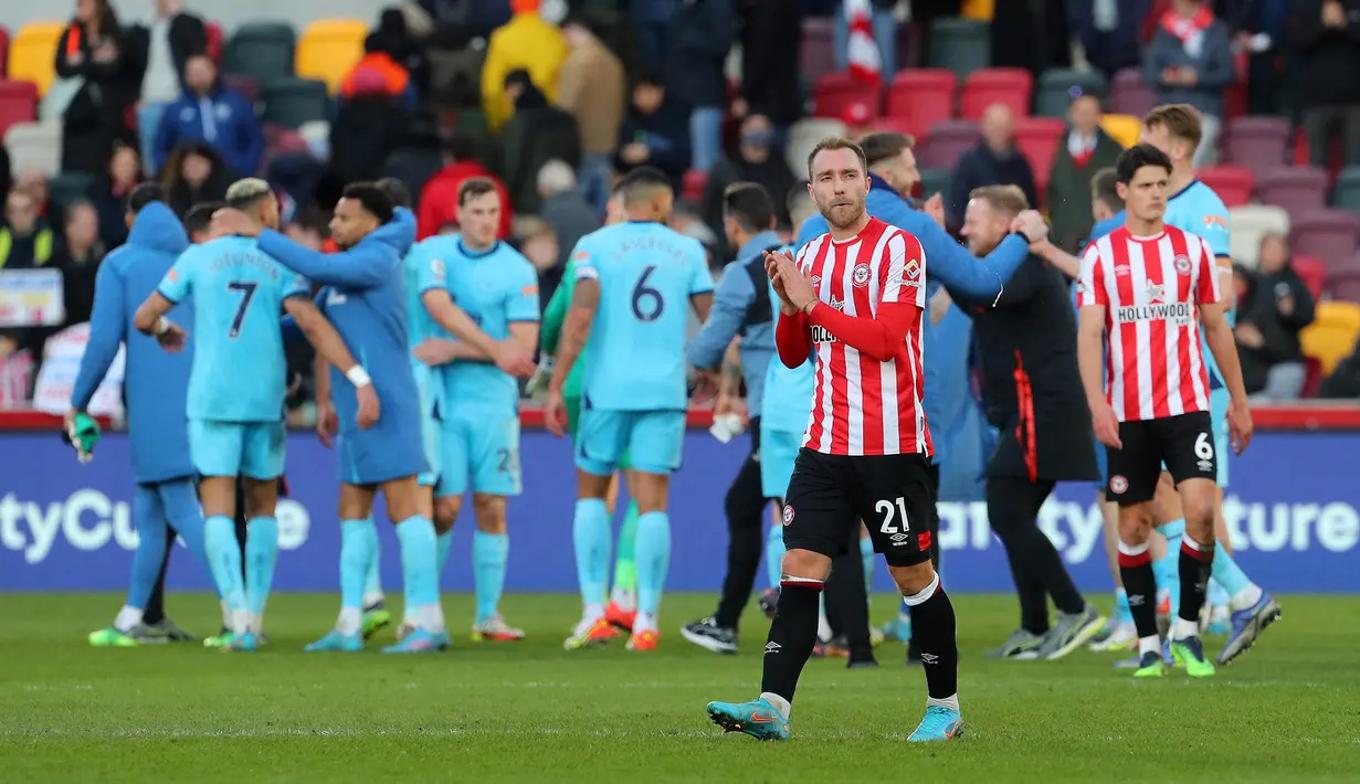 Dua gol kemenangan Newcastle tercipta di babak pertama melalui Joelinton dan Joe Willcok. Brentford main lebih baik di babak kedua, tapi tidak bisa mencetak gol balasan. (AFP/Geoff Caddick)