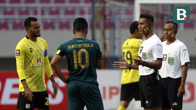 FOTO: Berikan 4 Kartu Merah, Agus Fauzan Arifin Jadi Wasit Terbaik Piala Menpora 2021