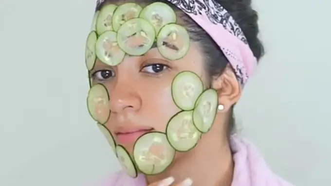 Wajah Bengkak Efek Alergi Makeup? Obati dengan Cara Alami