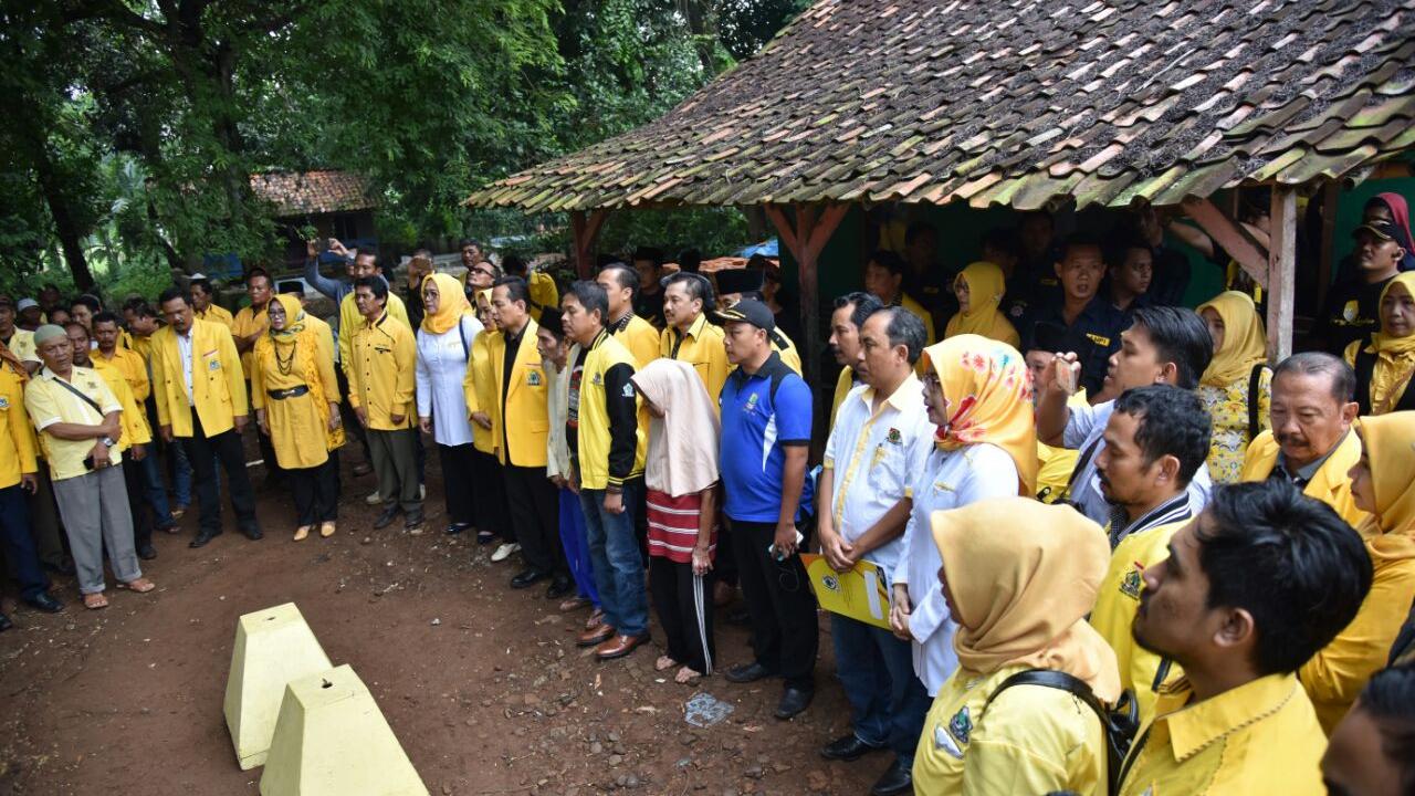 Dedi Mulyadi lantik Pengurus Golkar Karawang