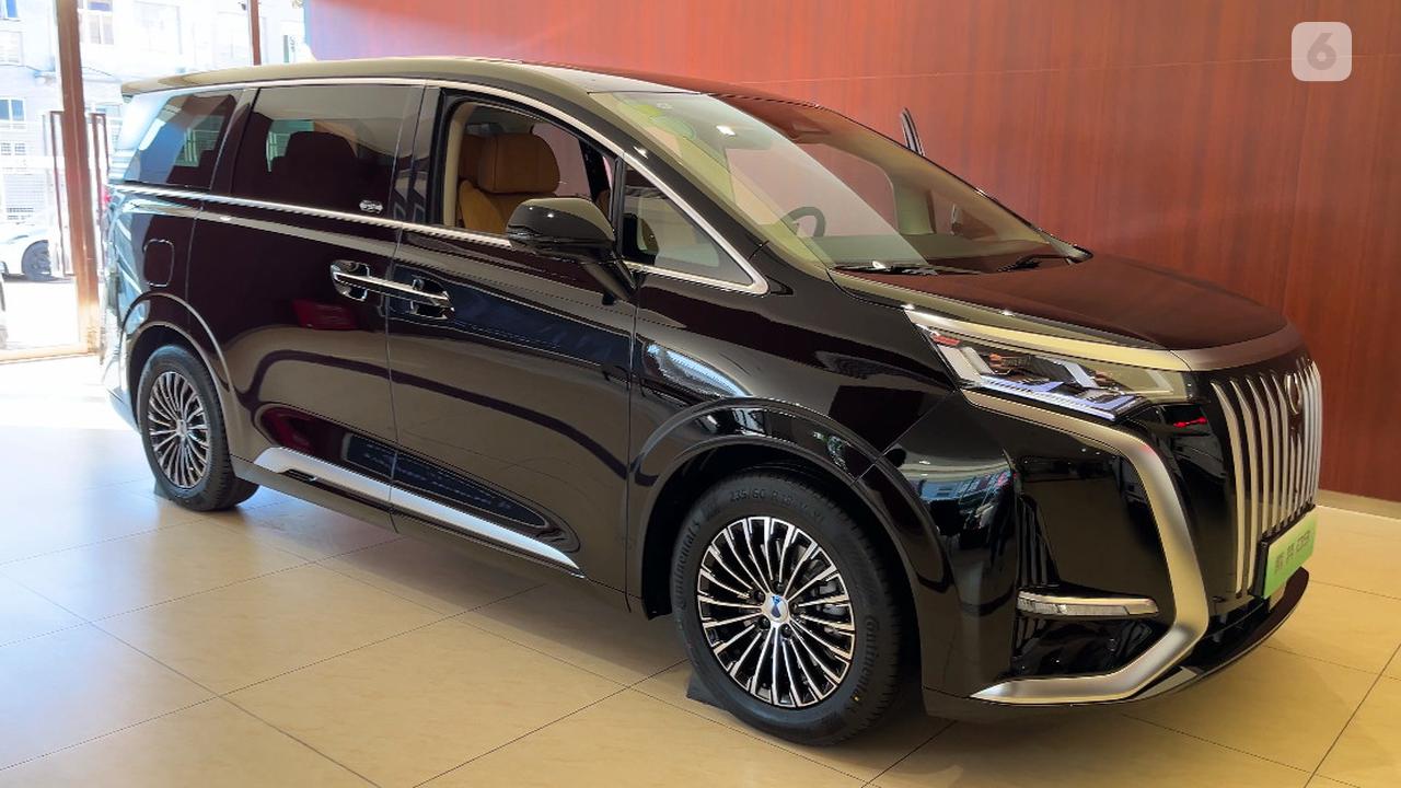 Denza D9. (Liputan6.com/Raden Trimutia Hatta)