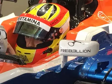 Pebalap Manor Racing asal Indonesia, Rio Haryanto, berada di posisi ke-19 dalam latihan bebas ketiga F1 GP Rusia di Sirkuit Sochi Autodrom, Rusia, Sabtu (30/4/2016). (Bola.com/Twitter/Manorracing)