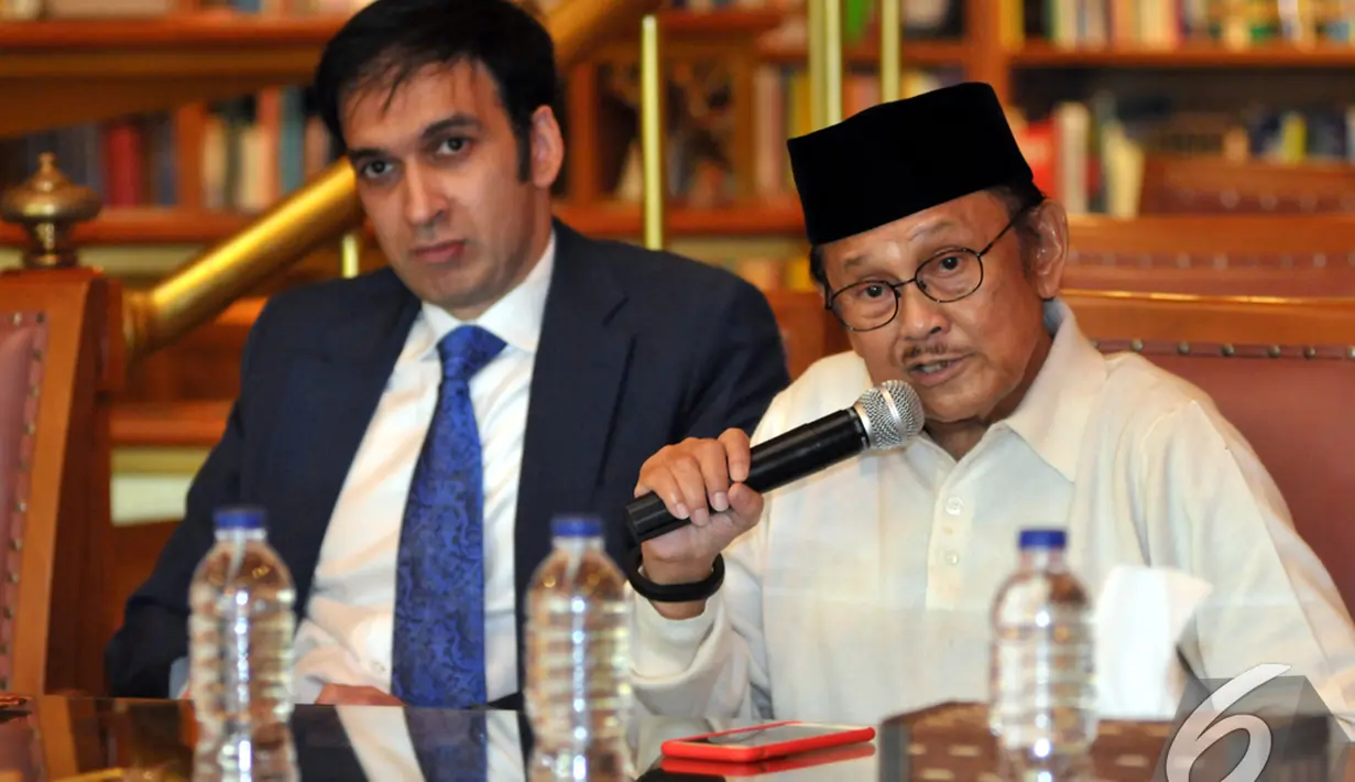 BJ Habibie berharap film keduanya bisa menginspirasi banyak orang, khususnya generasi muda, Jakarta, Kamis (11 /12/2014). (Liputan6.com/Panji Diksana)