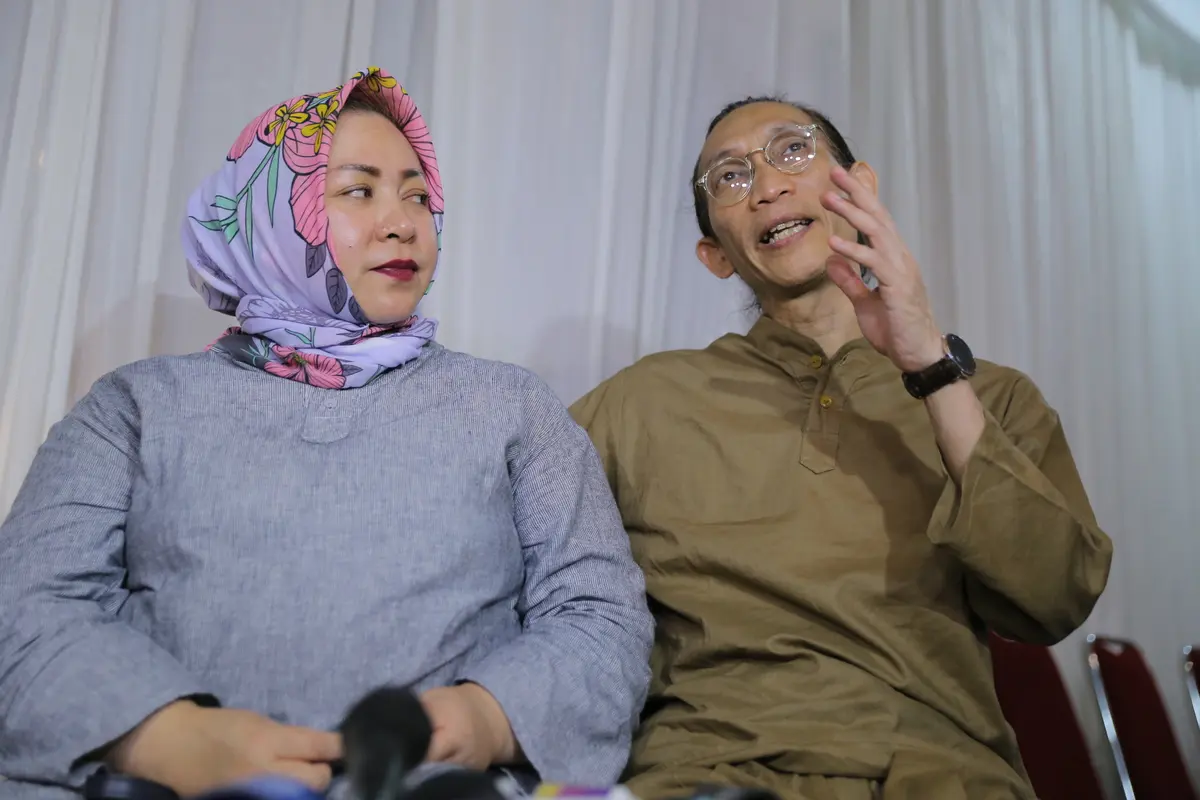 [Bintang] Melly Goeslaw dan Anto Hoed