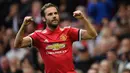 Juan Mata merupakan pemain penting di lini tengah MU beberapa tahun yang lalu. Namun, posisinya mulai tergantikan oleh pemain yang lebih muda dan tak kalah berkualitas. Pemain 33 tahun tersebut akhirnya harus lebih banyak menepi menjadi penghangat bangku cadangan. (AFP/Paul Ellis)