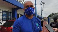 Pelatih kiper Persib Bandung, Luizinho Passos. (Bola.com/Erwin Snaz)