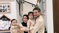 7 Momen Seru Donny Michael dan Aryani saat Sahur Bersama Buah Hati