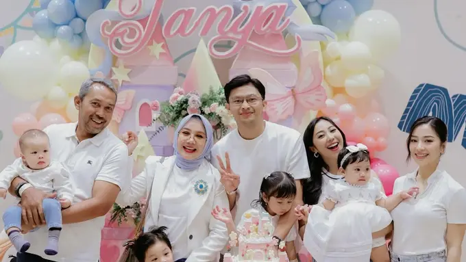 Nikita Willy saat Hadir Ulang Tahun Keponakan. [@yorafebrina]