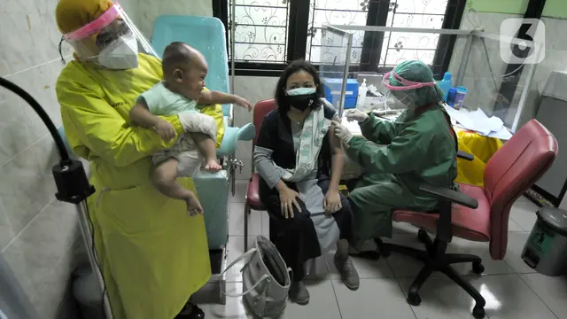 FOTO: Vaksinasi Covid-19 Bagi Ibu Hamil di Puskesmas