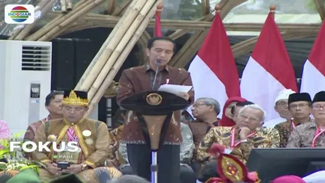 Presiden Jokowi berpuisi di acara Kongres Kebudayaan Indonesia 2018.