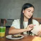 Makan malam yang bergizi bisa membantu untuk memulihkan energi kembali setelah seharian beraktivitas. (Foto/dok: Freepik/pvproductions)