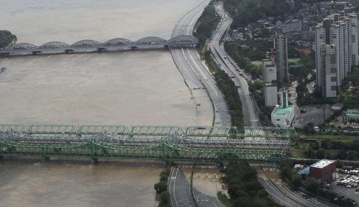 Download Foto Hujan Lebat Akibatkan Banjir Di Seoul Global Liputan6 Com PSD Mockup Templates