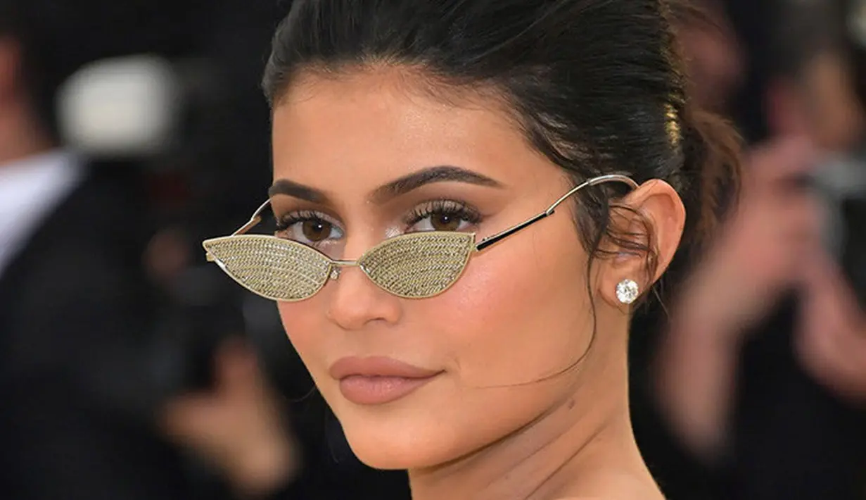 Dilansir dari E! News, Kylie Jenner mengaku bahwa tubuhnya sangat berubah usai melahirkan. (ExpatWoman)