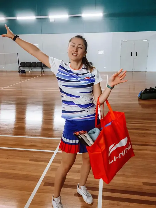 Bahkan ia juga tak segan-segan membagikan serba-serbi tentang Olimpiade Tokyo, termasuk mengajak para pengikutnya untuk mini tur di Olympic Village.