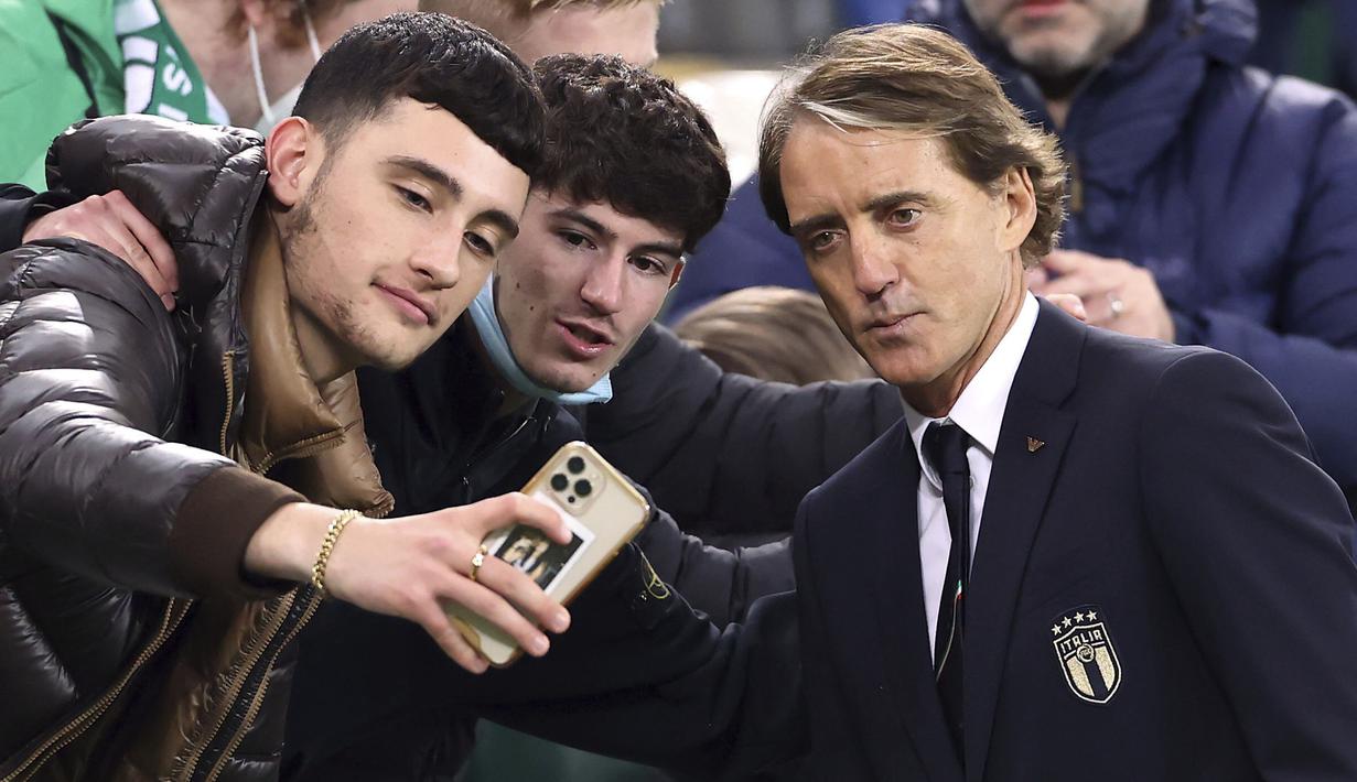 Jawara Eropa ini harus mengikuti fase playoff yang dijadwalkan berlangsung Maret tahun depan bila ingin menyusul Swiss ke Qatar. (AP/Liam McBurney)