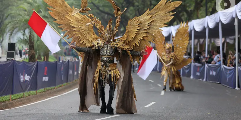 Jember Fashion Carnaval dalam Parade Tribal Grandeur