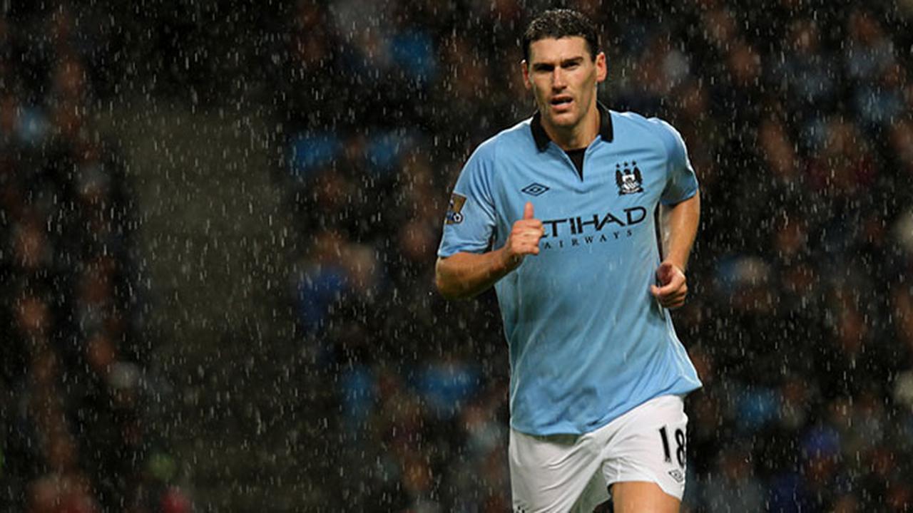 gareth-barry-130905c.jpg