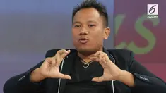 Paranormal terkenal, Mbah Mijan ikut mengomentari sederet kisah sensasional Vicky Prasetyo.