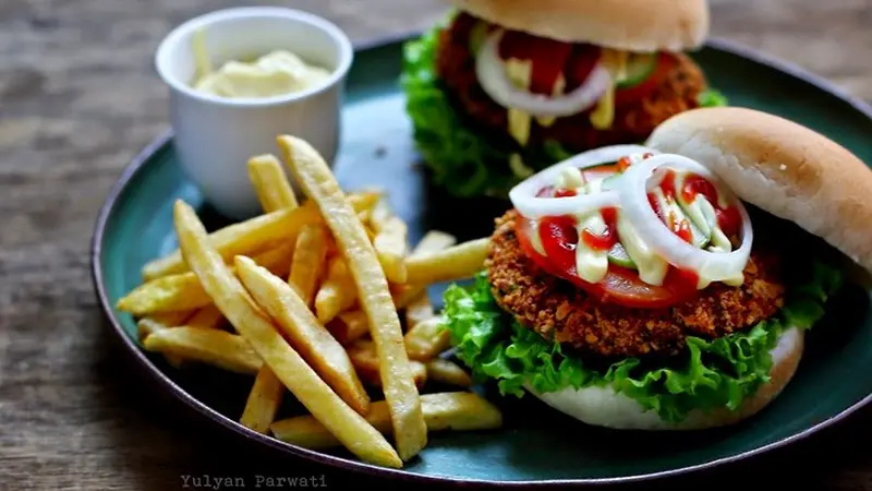 Menu Maksi: Nyummy-nya Chicken Burger